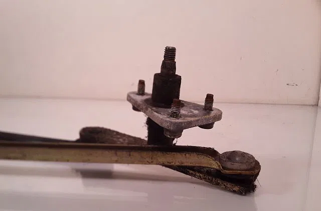 Moteur essuie-glace avant Chevrolet AVEO - KALOS 3-5 portes (T200) 1.4 16v (2003-2008) occasion