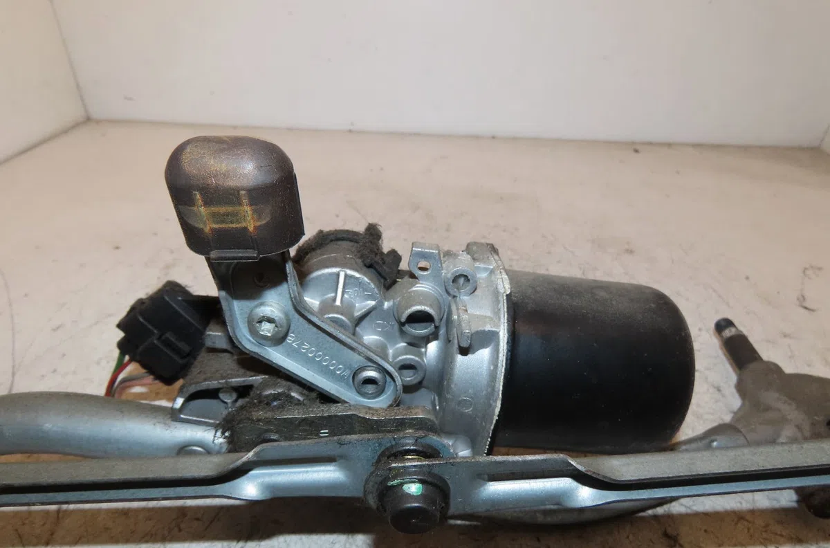 Moteur essuie-glace avant Citroën C3 II (SC_) 1.4 hdi 70 (sc8hzc, sc8hr0, sc8hp4) (2009) 5 portes occasion