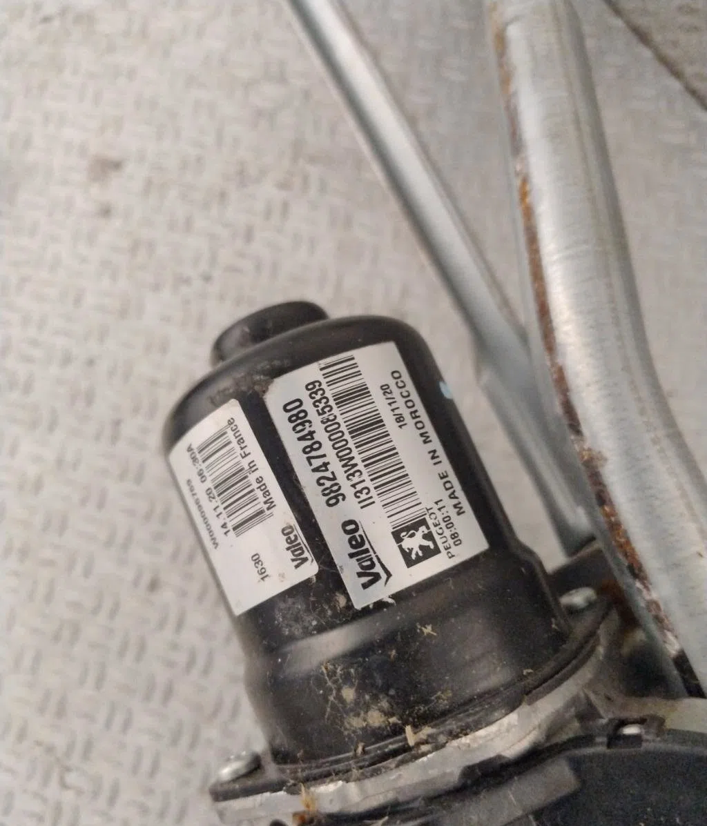 Moteur essuie-glace avant Citroen C4 III (BA_, BB_, BC_) 1.2 puretech 130 (bahnsa, bahnsb) (2020) occasion