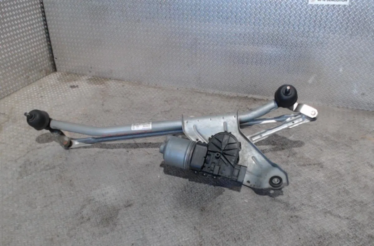 Moteur essuie-glace avant DACIA DUSTER 1  DUSTER 1 PHASE 1 occasion