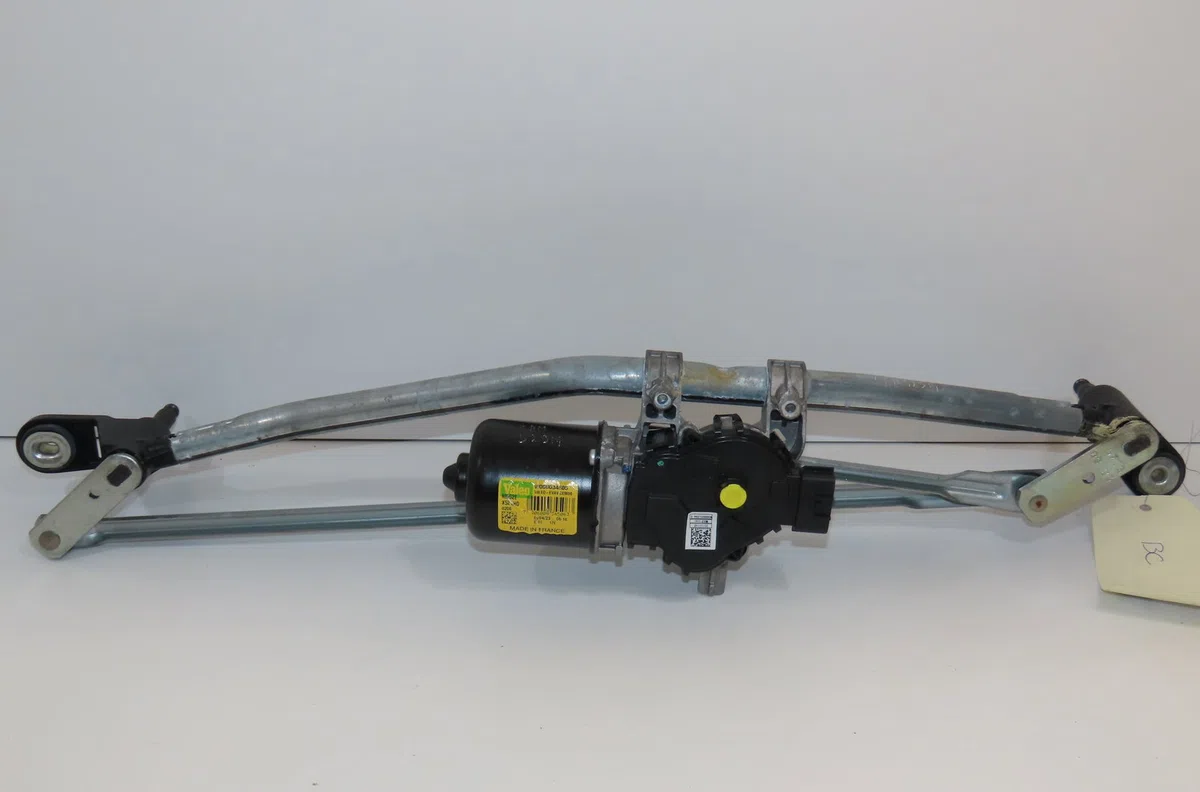 Moteur essuie-glace avant Dacia DUSTER (HM_) 1.3 tce 150 (hmm3) (2019) occasion