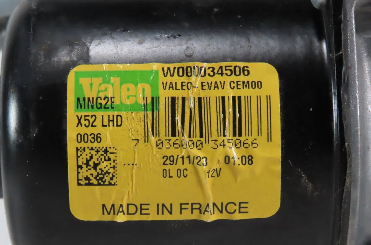 Moteur essuie-glace avant Dacia DUSTER (PYM_, PYN_) 1.0 eco g-100 (2023) occasion