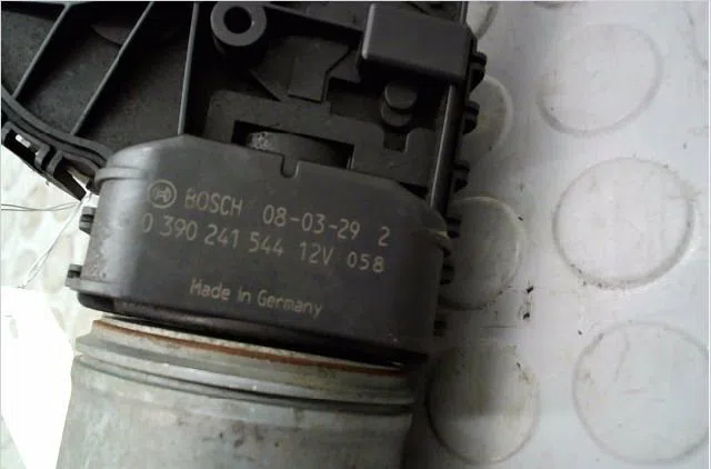 Moteur essuie-glace avant Dacia LOGAN (LS_) 1.5 dci (ls0w) (2007-2011) occasion