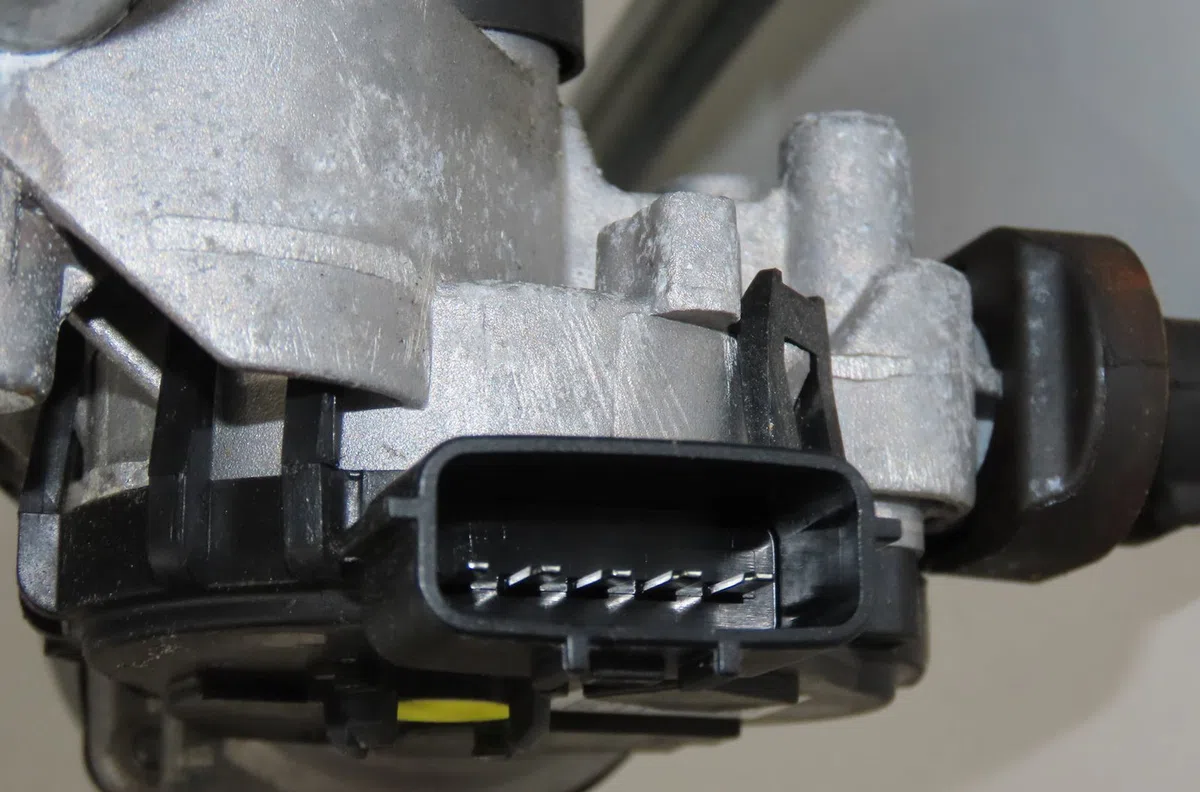 Moteur essuie-glace avant Dacia SANDERO II 1.0 sce 75 (b8jc, b8jd) (2016) occasion