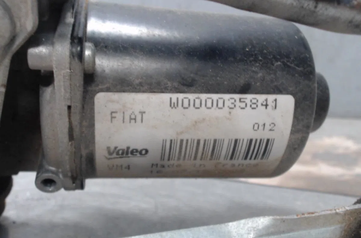 Moteur essuie-glace avant Fiat 500L (351_, 352_) 1.3 d multijet (199lxy1a, 199lxy11) (2012) occasion