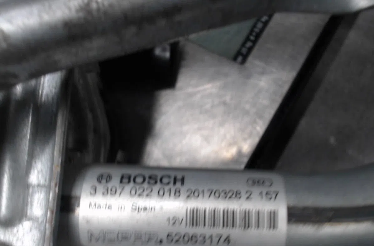 Moteur essuie-glace avant Fiat 500X (334_) 1.6 d multijet (334axa1b, 334axa11) (2014) occasion