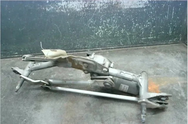 Moteur essuie-glace avant Fiat GRANDE PUNTO (199_) 1.4 (199axb11, 199axb1a, 199bxb1a, 199axl1a) (2005-2015) occasion