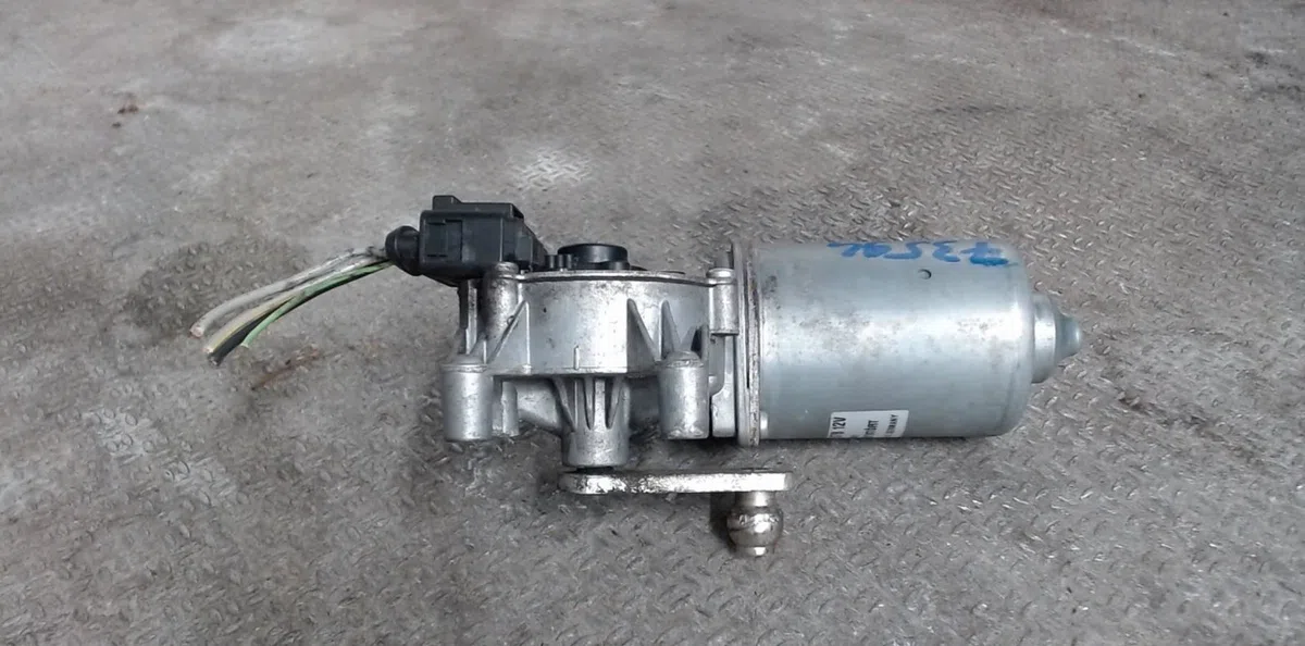 Moteur essuie-glace avant FIAT GRANDE PUNTO  GRANDE PUNTO occasion