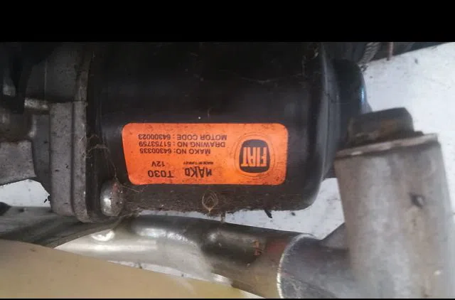 Moteur essuie-glace avant Fiat LINEA (323_, 110_) 1.3 d multijet (323axb11, 323axb1a) (2007) occasion