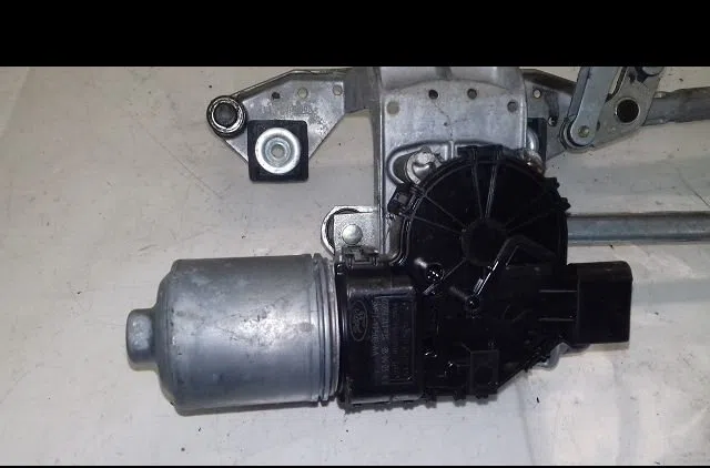 Moteur essuie-glace avant Ford C-MAX (DM2) 1.6 tdci (2007-2010) 5 portes occasion