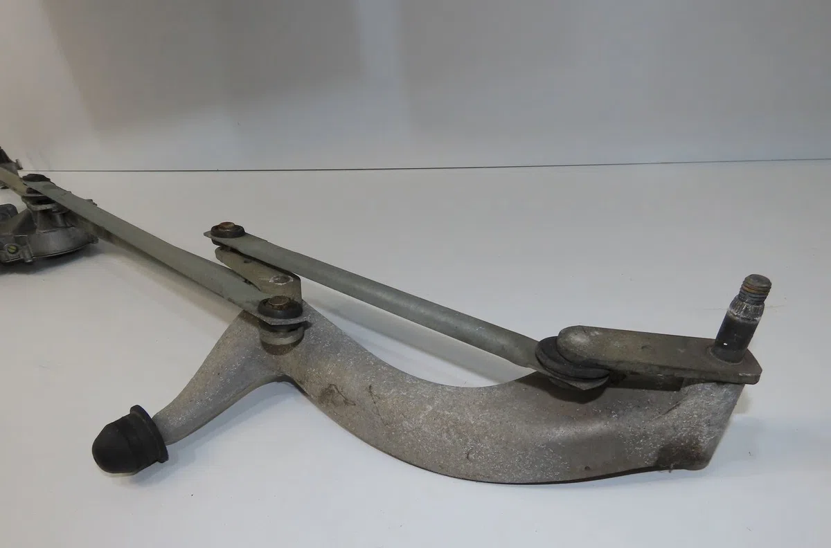 Moteur essuie-glace avant Ford C-MAX II (DXA-CB7, DXA-CEU) 1.6 tdci (2010-2019) 5 portes occasion