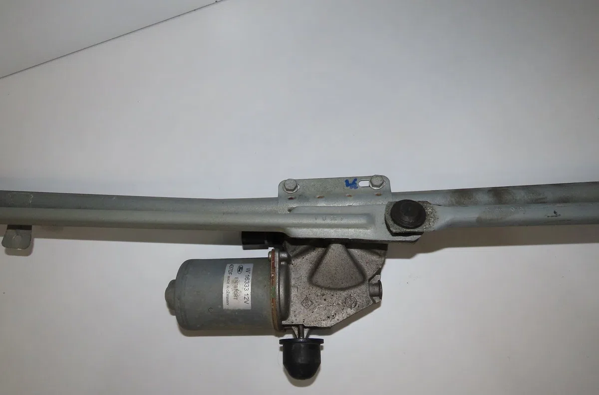 Moteur essuie-glace avant Ford C-MAX II (DXA-CB7, DXA-CEU) 1.6 tdci (2010-2019) 5 portes occasion
