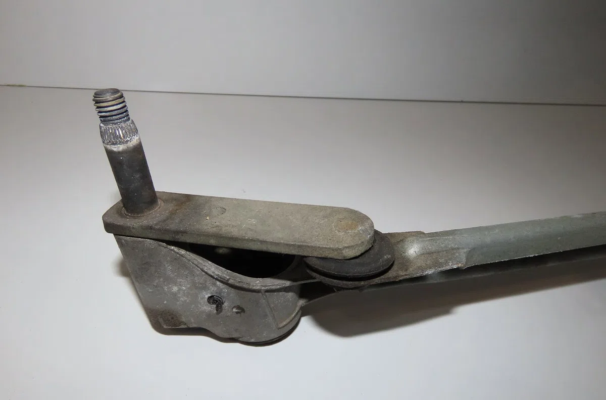 Moteur essuie-glace avant Ford C-MAX II (DXA-CB7, DXA-CEU) 1.6 tdci (2010-2019) 5 portes occasion