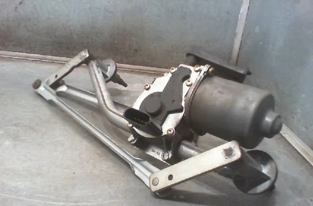 Moteur essuie-glace avant FORD FIESTA 2004 occasion