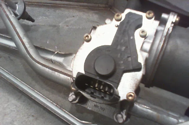 Moteur essuie-glace avant FORD FIESTA 2004 occasion