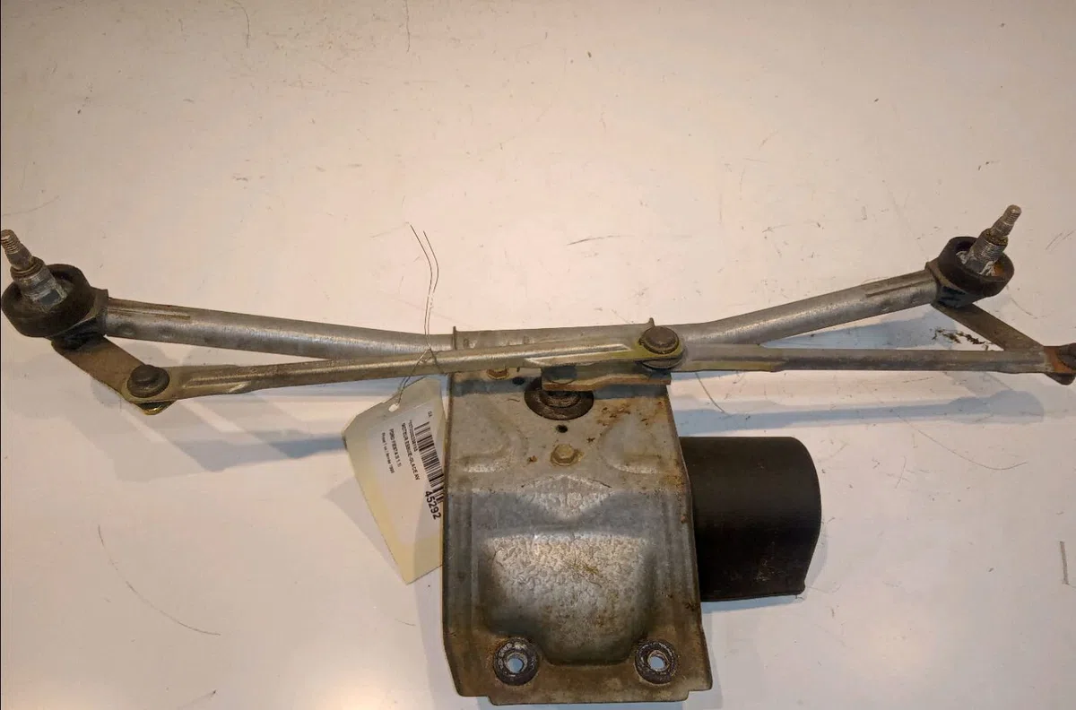 Moteur essuie-glace avant Ford FIESTA III (GFJ) 1.1 (1989-1995) occasion