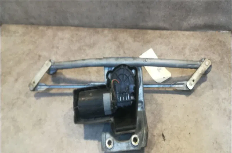 Moteur essuie-glace avant Ford FIESTA III (GFJ) 1.8 d (1989-1995) occasion