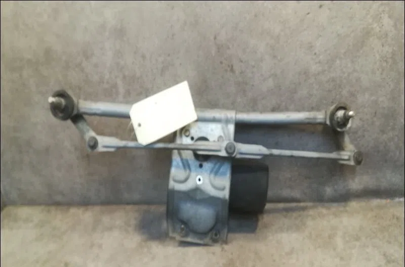 Moteur essuie-glace avant Ford FIESTA III (GFJ) 1.8 d (1989-1995) occasion