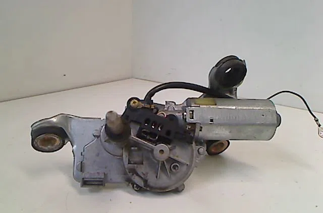 Moteur essuie-glace avant FORD FIESTA IV  1.8 D occasion