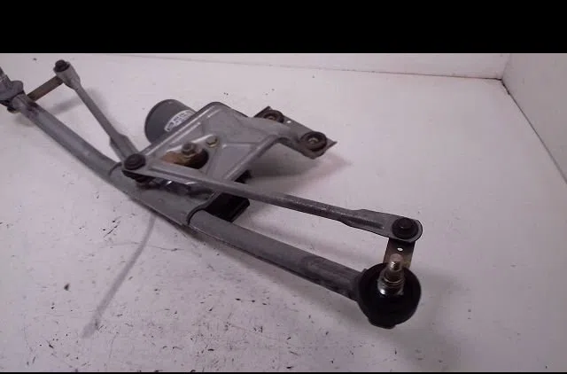 Moteur essuie-glace avant Ford FIESTA IV (JA_, JB_) 1.3 i (1995-2002) occasion