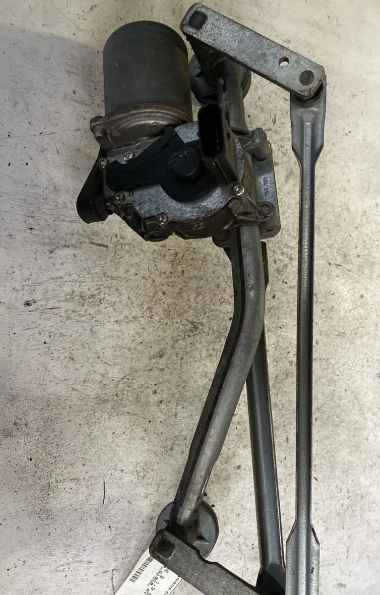 Moteur essuie-glace avant Ford FIESTA V (JH_, JD_) 1.3 (2001-2008) 3 portes occasion