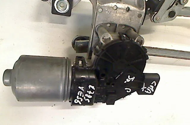 Moteur essuie-glace avant FORD FOCUS CMAX I  2.0 TDCI 16v 135ch occasion