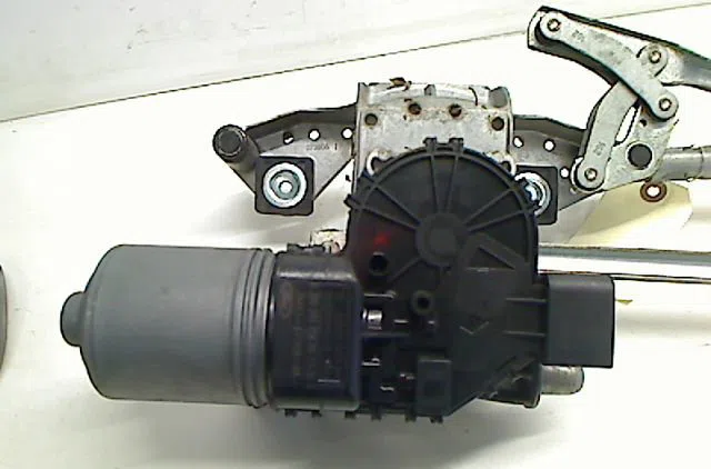 Moteur essuie-glace avant FORD FOCUS occasion