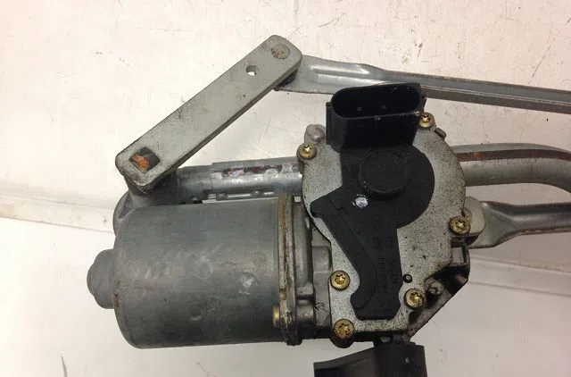 Moteur essuie-glace avant FORD FUSION 2004 occasion