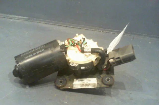 Moteur essuie-glace avant FORD MAVERICK 1994 occasion