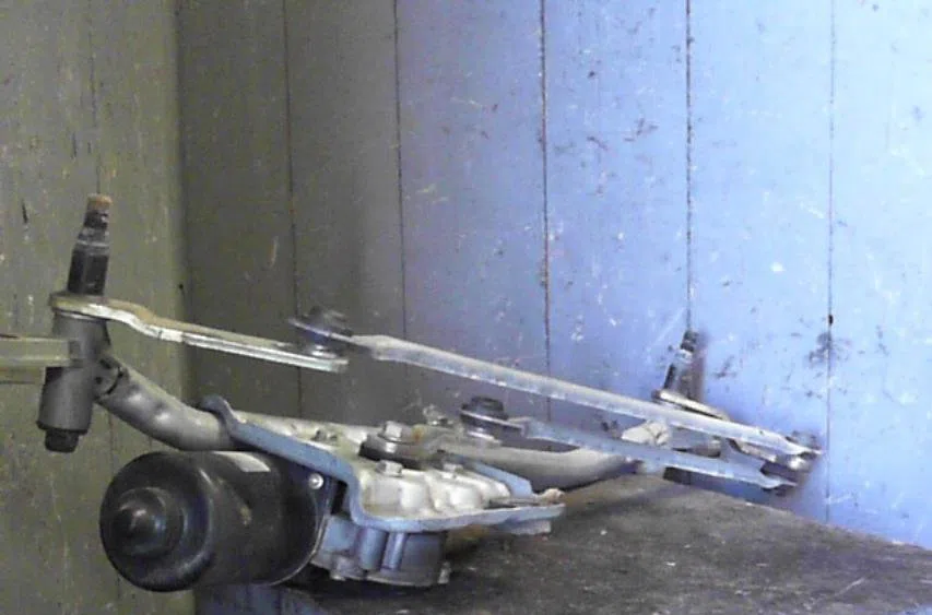 Moteur essuie-glace avant Ford MONDEO II (BAP) 1.8 td (1996-2000) 5 portes occasion