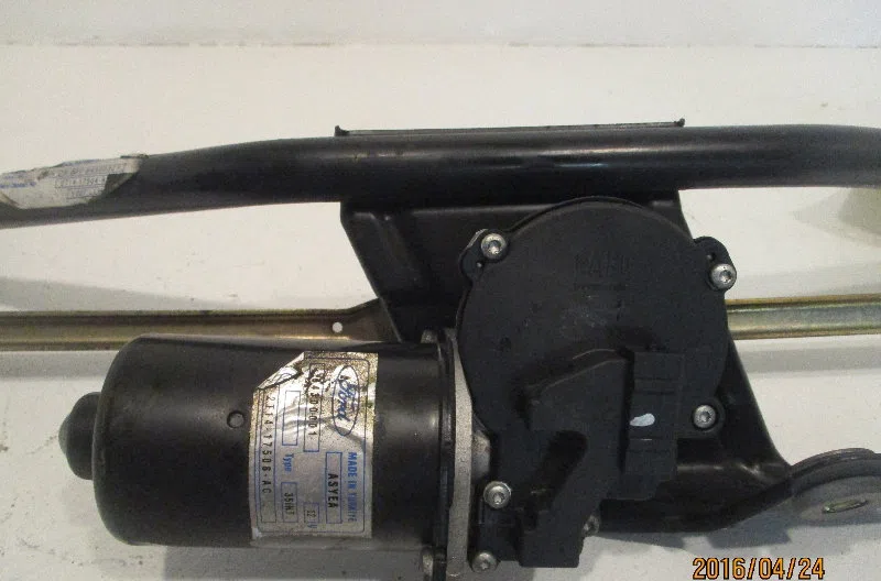 Moteur essuie-glace avant FORD TOURNEO CONNECT I 2006 occasion