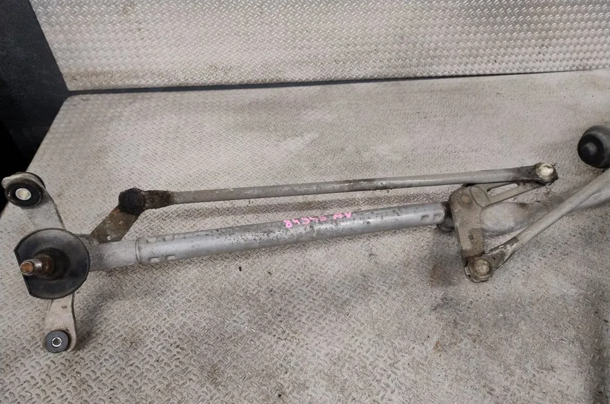 Moteur essuie-glace avant HONDA CIVIC 8  CIVIC 8 PHASE 1 occasion