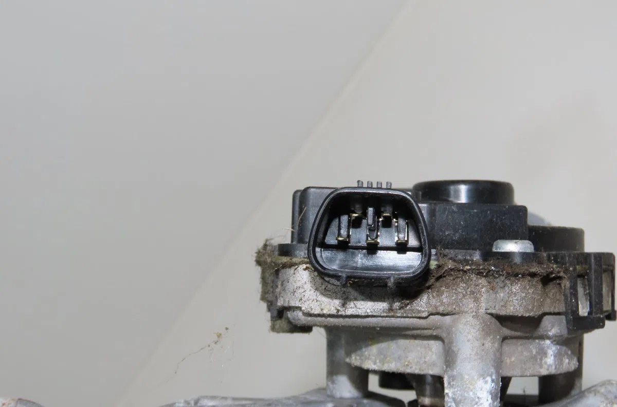 Moteur essuie-glace avant Honda JAZZ III (GE_, GG_, GP_, ZA_) 1.3 i (ge6, gg3, gg6) (2008) occasion