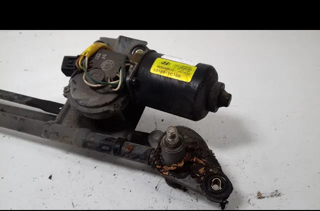 Moteur essuie-glace avant Hyundai GETZ (TB) 1.3 (2003-2005) occasion