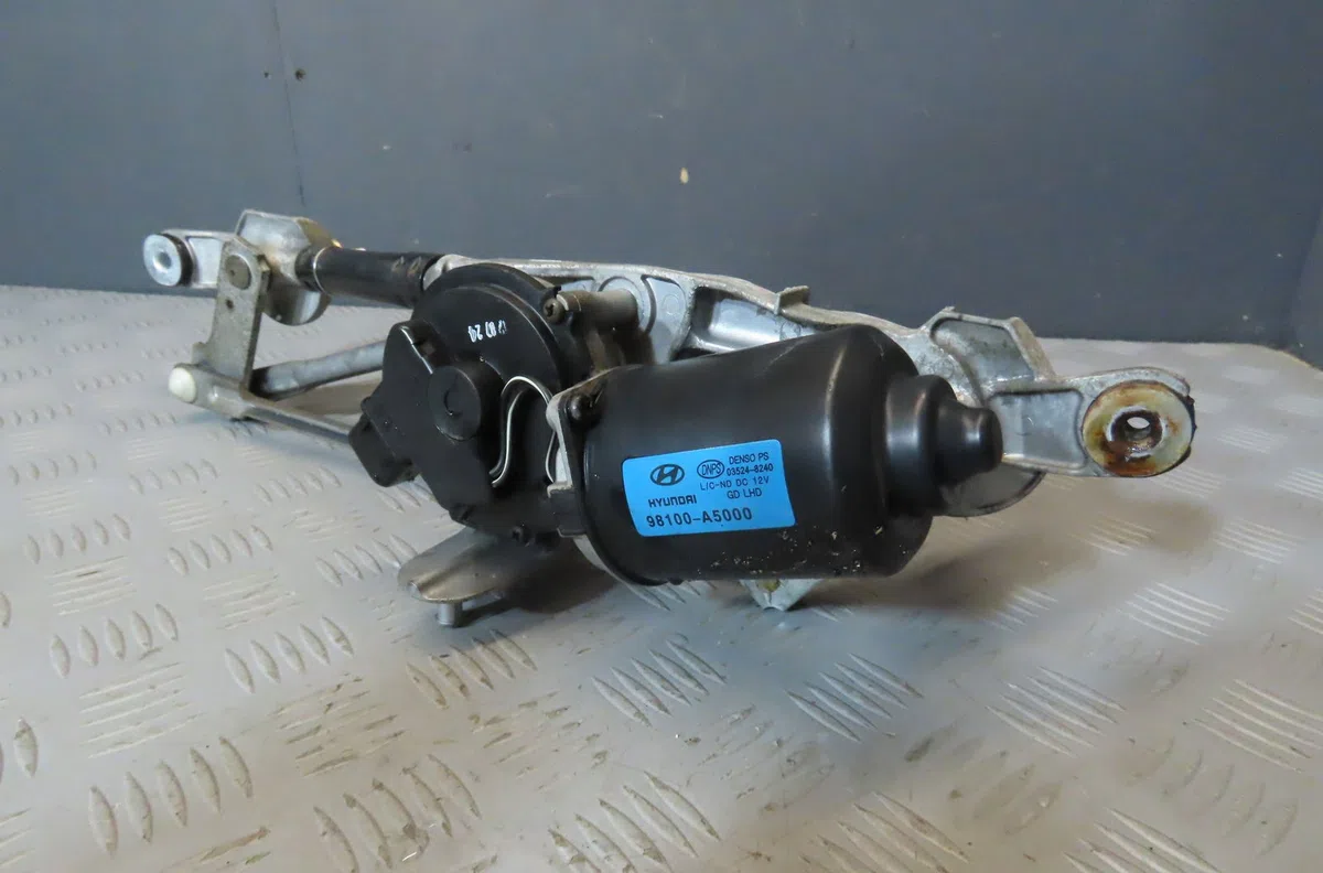 Moteur essuie-glace avant HYUNDAI I30 2013 occasion