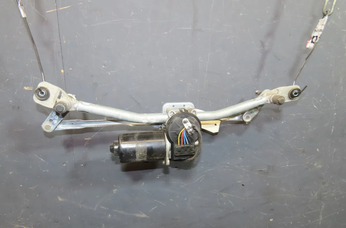 Moteur essuie-glace avant Hyundai Ix35 (LM, EL, ELH) 1.7 crdi (2010) 5 portes occasion