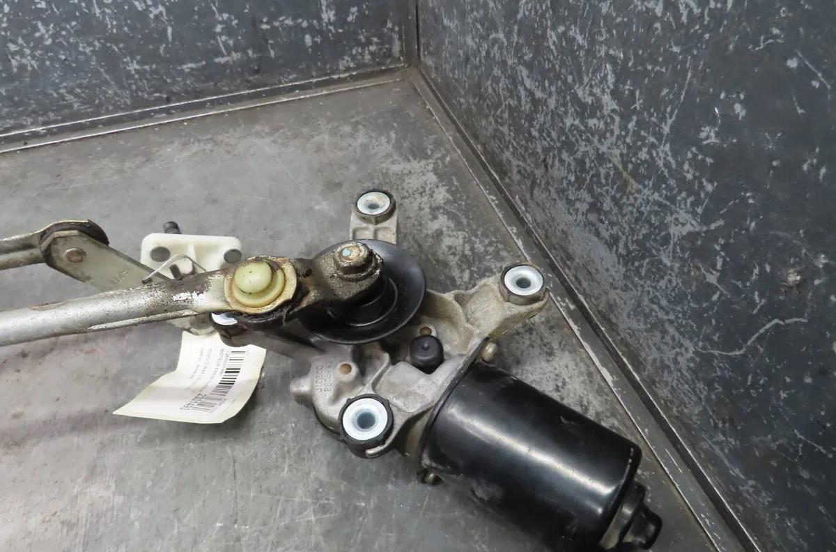 Moteur essuie-glace avant Isuzu D-MAX I (TFR, TFS) 2.5 ditd 4x4 (tfs86_) (2007-2012) occasion