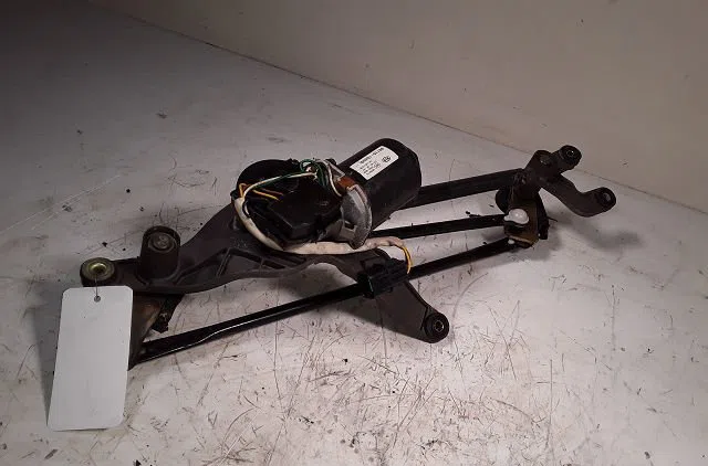 Moteur essuie-glace avant Kia CARENS III Monospace (UN) 2.0 crdi 140 (2006) occasion
