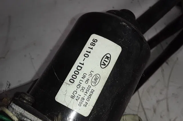 Moteur essuie-glace avant Kia CARENS III Monospace (UN) 2.0 crdi 140 (2006) occasion