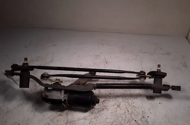 Moteur essuie-glace avant Kia CARENS III Monospace (UN) 2.0 crdi 140 (2006) occasion