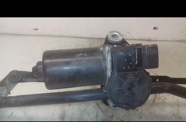 Moteur essuie-glace avant Kia CEE'D 3-5 portes (ED) 1.6 crdi 115 (2006-2012) occasion