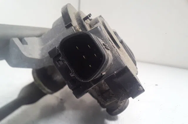 Moteur essuie-glace avant Mazda 6 Hatchback (GG) 2.0 (gges) (2002-2007) occasion
