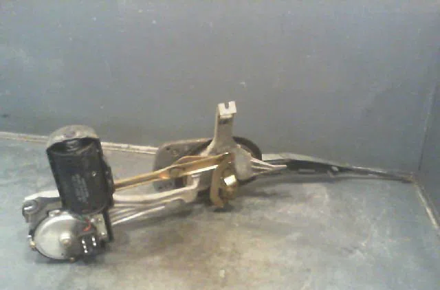 Moteur essuie-glace avant MERCEDES 200 1989 occasion