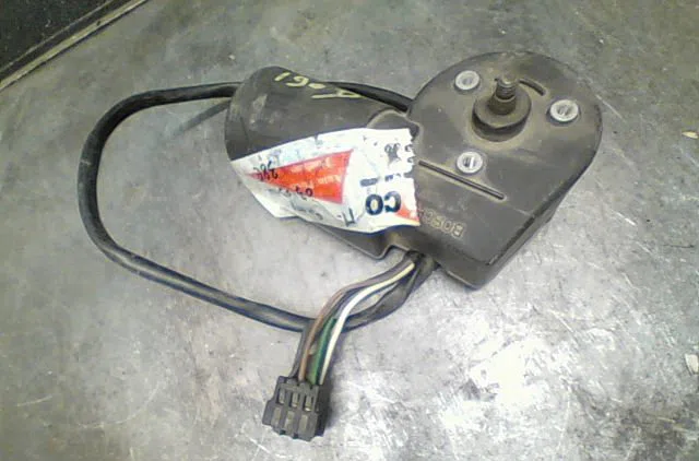 Moteur essuie-glace avant Mercedes-benz 190 (W201) D 2.0 (201.122) (1983-1989) occasion
