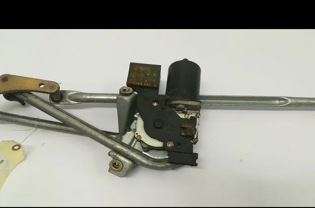 Moteur essuie-glace avant Mercedes-benz CLASSE A (W168) A 140 (168.031, 168.131) (1997-2004) occasion