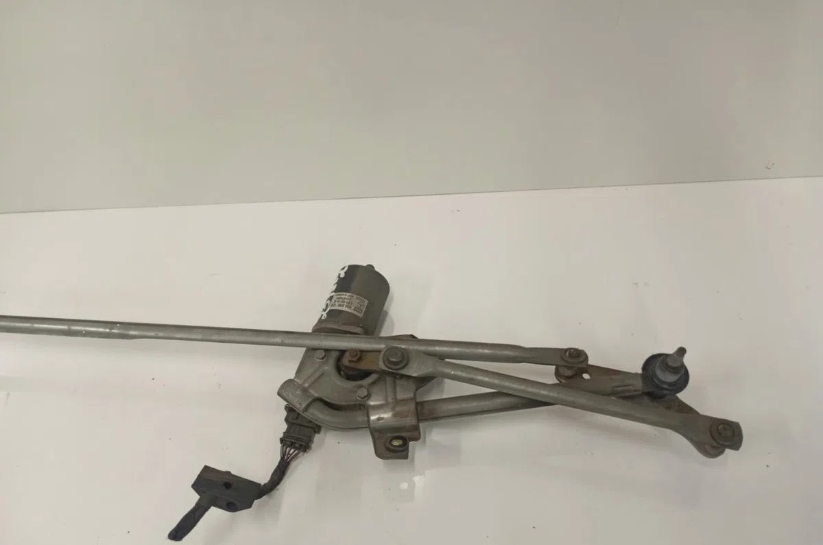 Moteur essuie-glace avant Mercedes-benz CLASSE A (W168) A 170 cdi (168.009, 168.109) (2001-2004) occasion