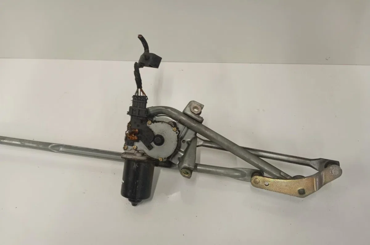Moteur essuie-glace avant Mercedes-benz CLASSE A (W168) A 170 cdi (168.009, 168.109) (2001-2004) occasion