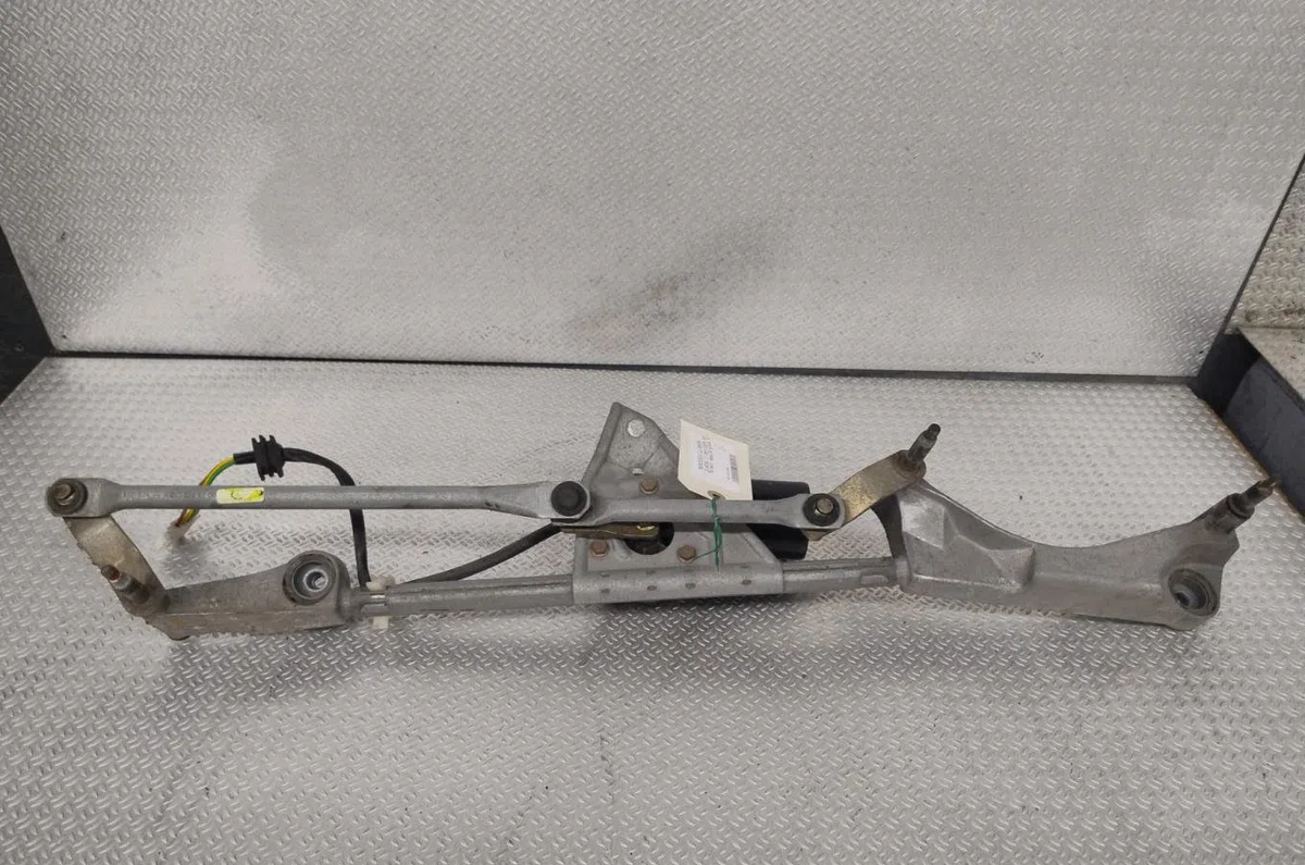 Moteur essuie-glace avant Mercedes-benz CLASSE C Coupe Sport (CL203) C 220 cdi (203.706) (2001-2004) 3 portes occasion