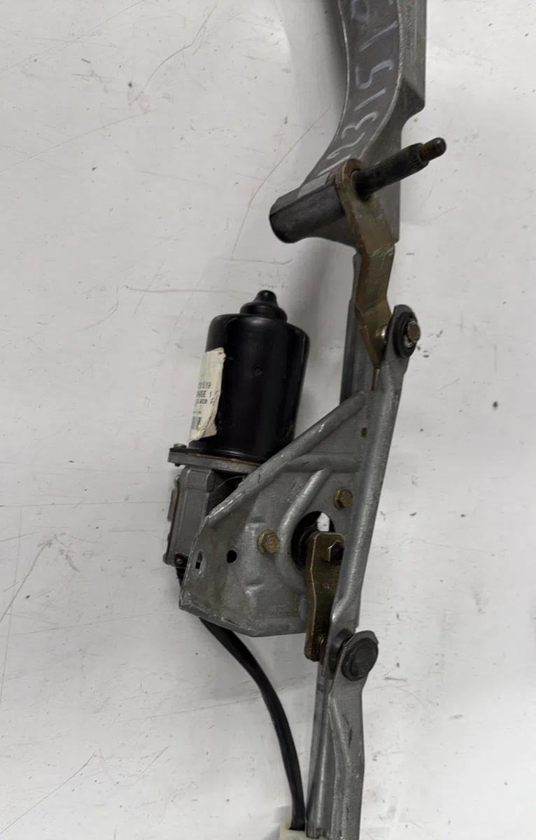 Moteur essuie-glace avant Mercedes-benz CLASSE C (W203) C 200 cdi (203.004) (2000-2003) occasion