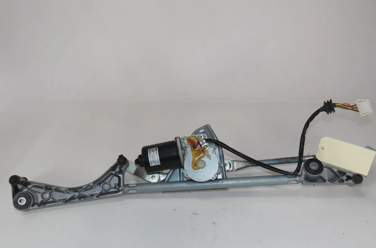 Moteur essuie-glace avant Mercedes-benz CLASSE C (W203) C 220 cdi (203.008) (2003-2007) occasion